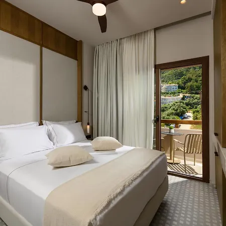 Enavlion Elegance Seaside Luxury ホテル