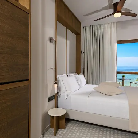 Enavlion Elegance Seaside Luxury ホテル